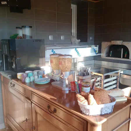 Bed & Breakfast Et Table D'hote Au Coin De La Cite